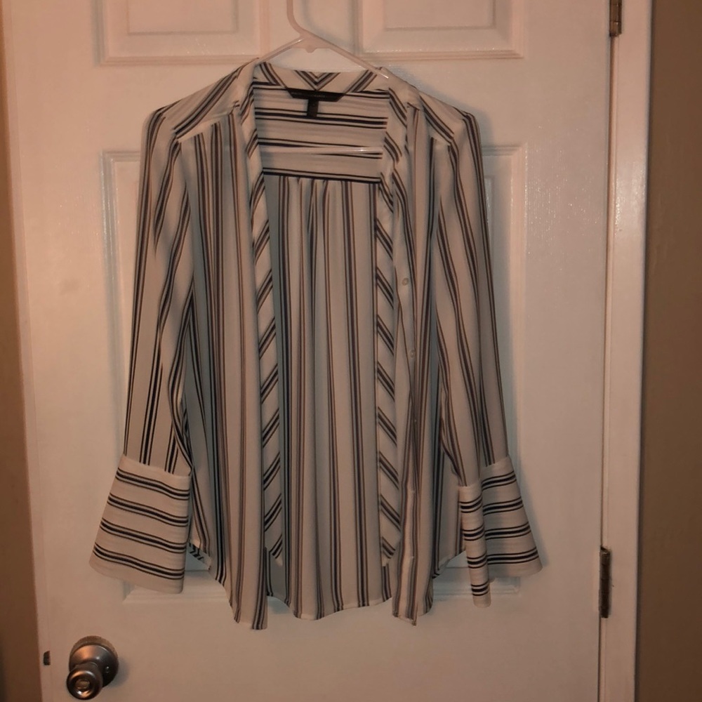 Women’s White House black market shirt